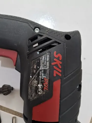 Furadeira Skil 6602 usada pouquissímas vezes. Perfuração com ou sem impacto/ 2 velocidades
