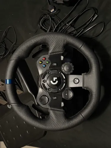 Volante logitech g923 + cambio logitech. Ainda possui 1 ano e meio de garantia