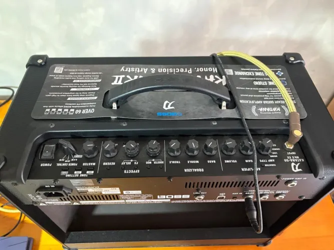 Amplificador De Guitarra BOSS Katana 50MLII