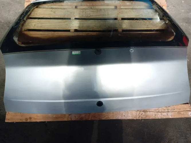 Tampa Traseira Com Vidro Fiat Palio 2006 Prata