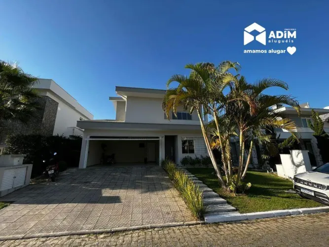 Casa Mobiliada em Condomínio Fechado na Praia Brava - Itajaí-SC