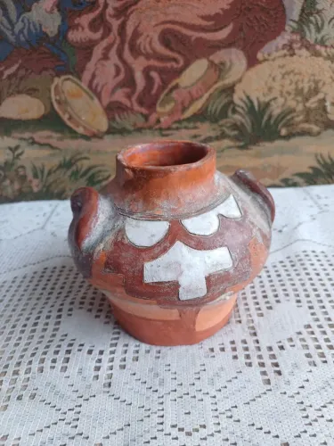 Vaso de barro antigo