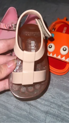 Vendo mini Melissa e sandália 