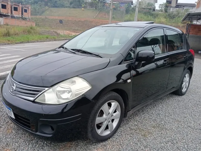 Nissan Tiida SL 1.8/1.8 Flex 16V Aut. 2011