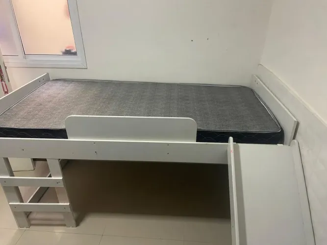 Vendo cama infantil com escorregador 