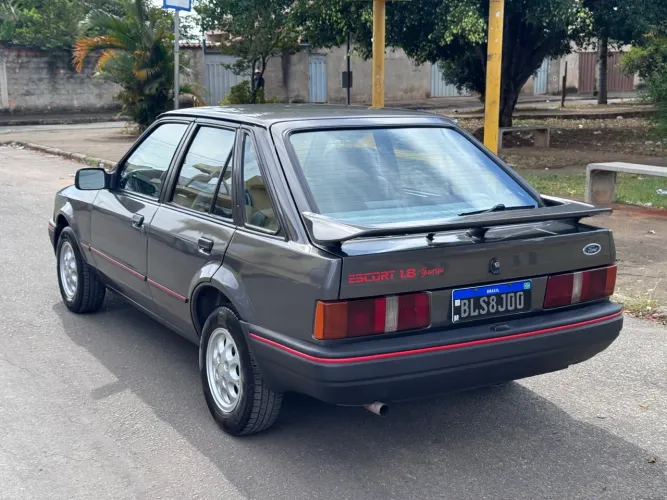 Ford Escort Guarujá 1.8 4P 1992