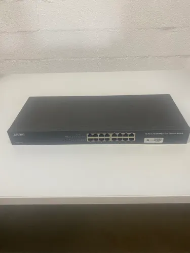 Switch Planet FNSW 1601 16 portas 10/100 Mbsp