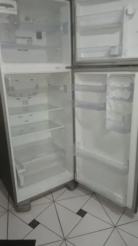 Geladeira Electrolux envelopada 