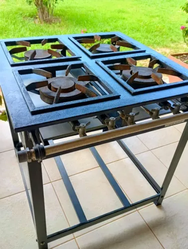 Excelente Fogão Industrial 4 bocas baixa pressão - Perfeito estado