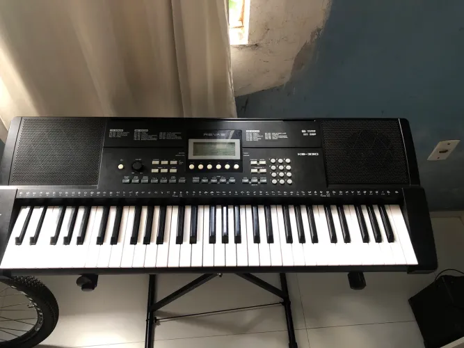 Teclado Musical para Iniciantes, 64 teclas - Rhevas KB-330 (Semi-novo), sem defeitos.
