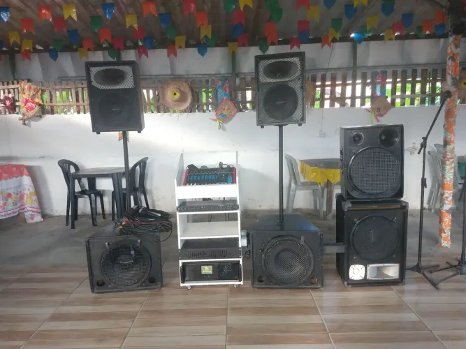 estou vendendo um som profissional