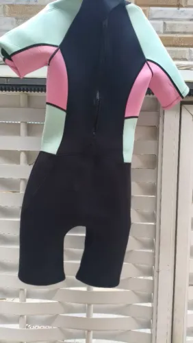 Roupa para natação e surf