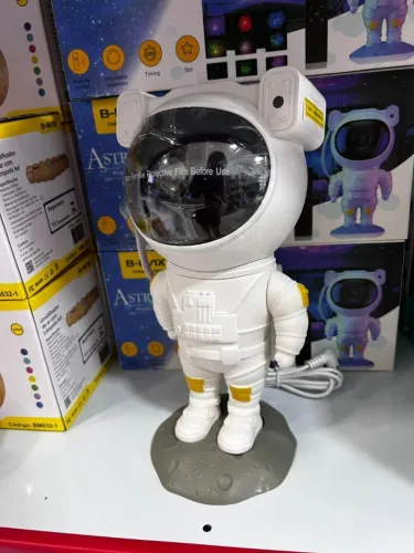 Luminária Astronauta LED Projetor de Galáxias com Controle