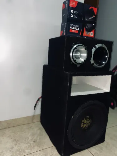 Caixa de som nova pra trocar por uma moto bob ano 2010 ,e vendo por 4,500 reais avista 