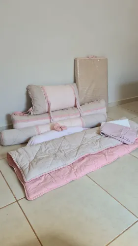 Kit Berço - Rosa e Bege - menina