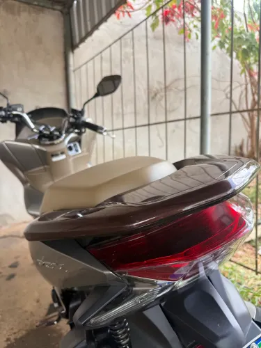 Moto com a quilometragem muito baixa 