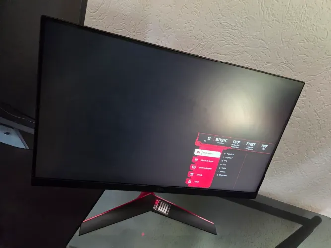 Monitor LG Ultragear 24' 144hz IPS