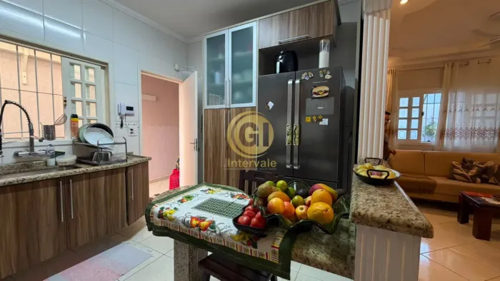 Casa à Venda: 3 Quartos, 2 Suítes, 2 Salas em Jacareí-SP - Jardim Altos de Santana II - 11