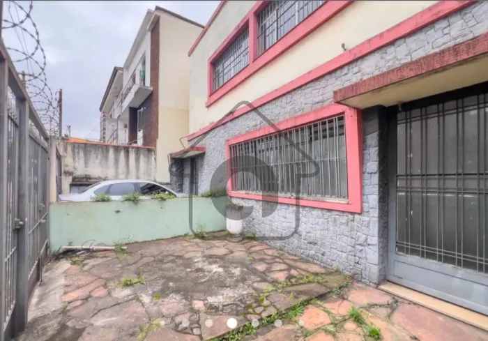 Imperdível Casa na Vila Monumento, SP: 4 quartos, 1 suíte, 3 salas, 4 banheiros, 2 vagas,