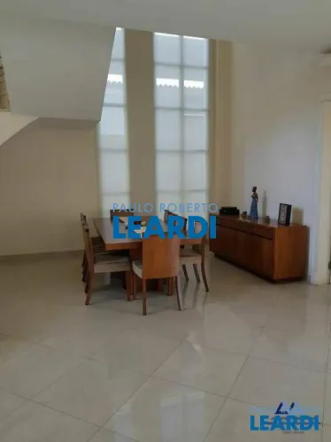 CASA EM CONDOMÍNIO - TAMBORÉ - SP