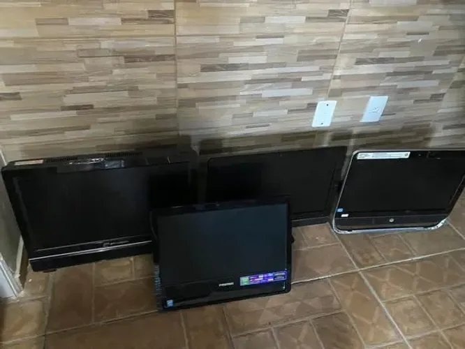 lote com 4 all-in-one funcionando com fonte !