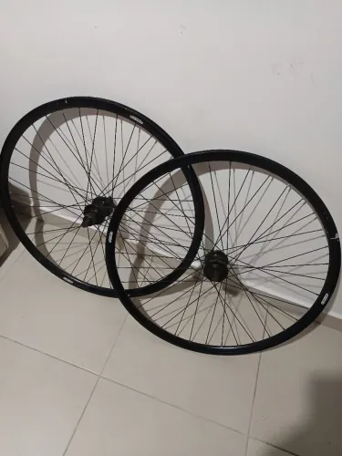 Par de aros 29 importados com cubos GTA freio a disco 