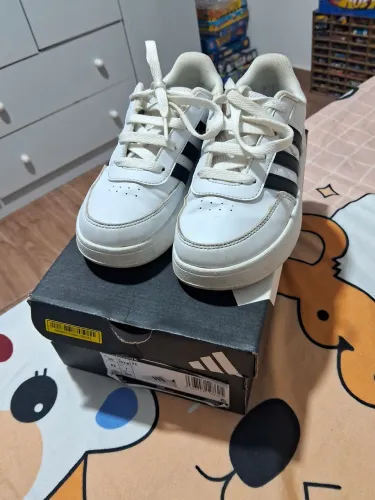 Tênis Adidas Infantil - Tamanho 30