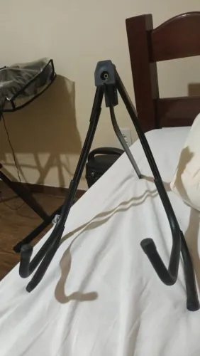 Suporte de chão para violão