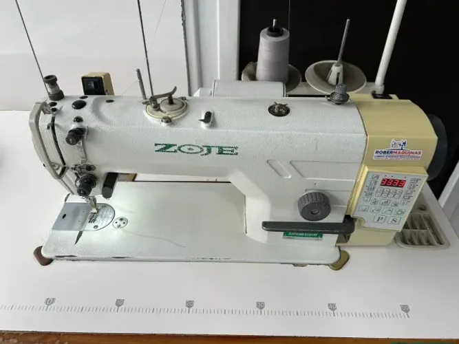 Máquina reta industrial eletrônica ZOJE ZJ9703AR