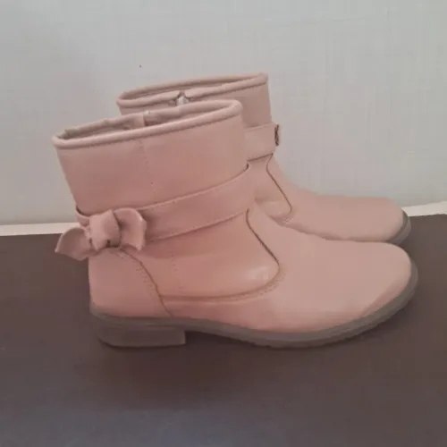 Vendo bota infantil número 34