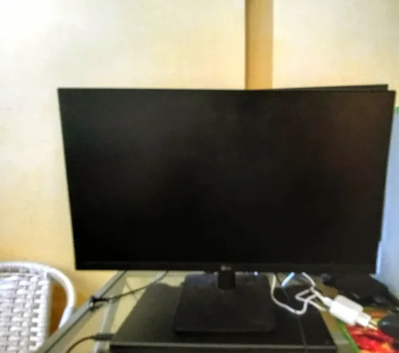 VENDE-SE MONITOR LG EM PERFEITO ESTADO *Tenho vídeo com ele funcionando