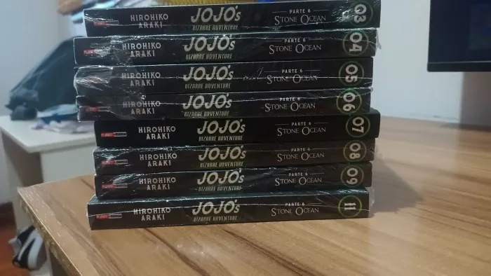 mangás de Jojo volume 3 ao 9 e 11 parte 6 lacrados (só o 7 não)