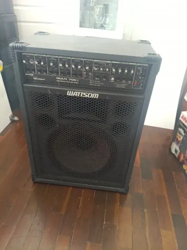 caixa wattsom multi 700