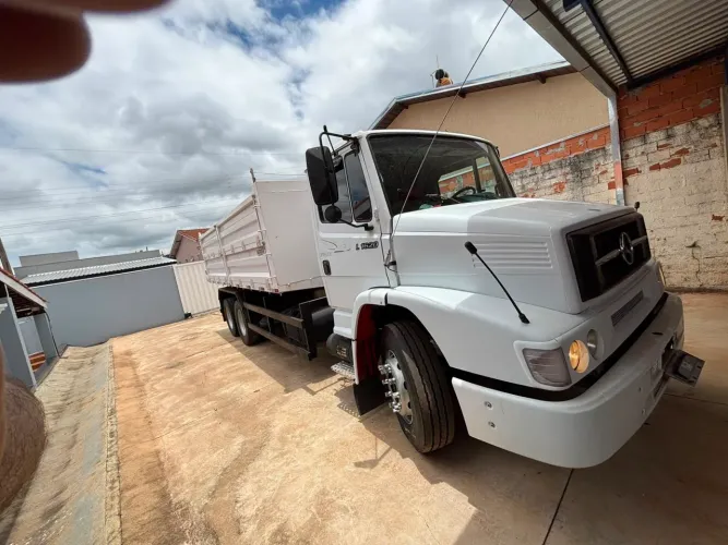 MB 1620 6x2 Caçamba Agrícola