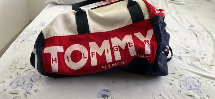 Mala de Viagem e Academia Tommy Hilfiger Duffel Bag - Azul, Vermelha e Branca