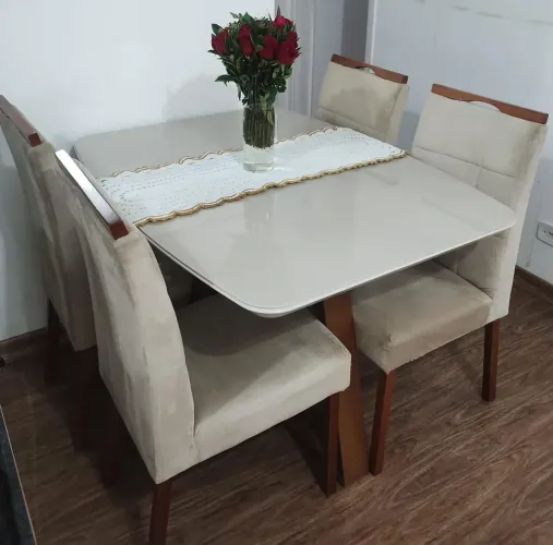 Mesa De Jantar Retangular Com Tampo de Vidro