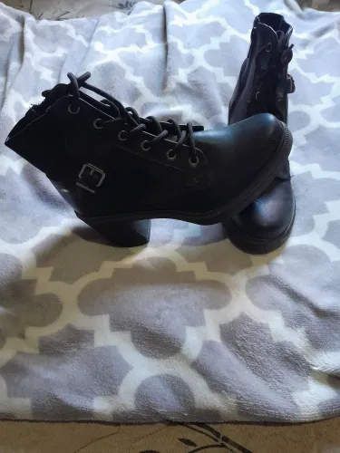 Bota cano curto em ótimo estado 