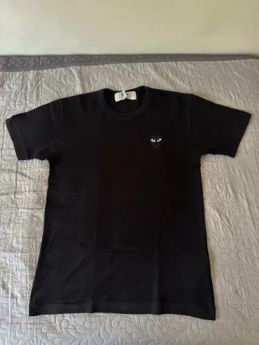 Camisa CDG original na etiqueta