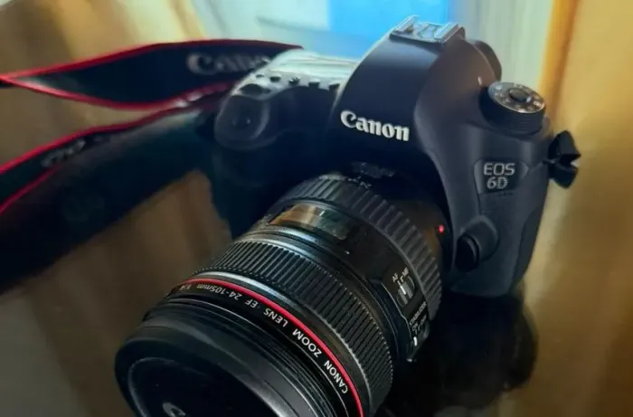 Camera Canon 6D Click2,000 com Lente EF 24mm-105mm F/4 L is USM Novinho