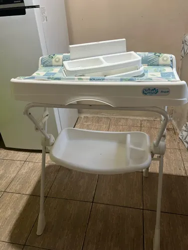 Suporte de banheira com trocador