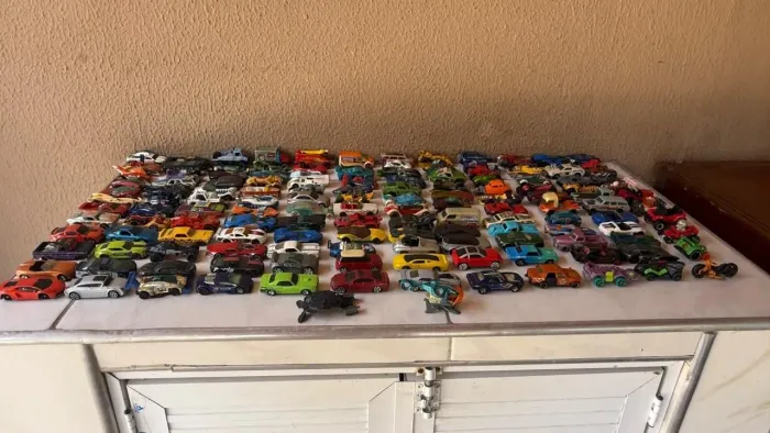 DESAPEGO "CARRINHOS HOTWHEELE