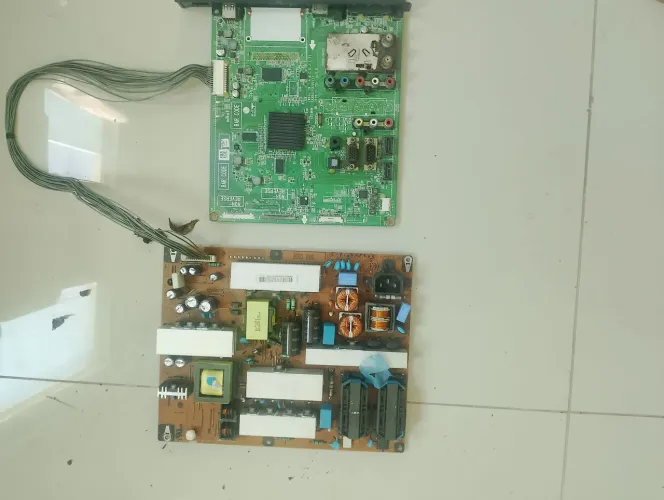 Placa principal e fonte de televisão LG