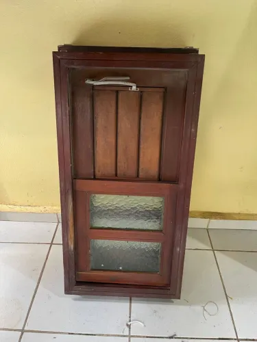 Janela para banheiro ou cozinha em Jatobá