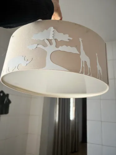 Lustre Pendente Safari Savana Cúpula Tecido 40x15cm Cor bege