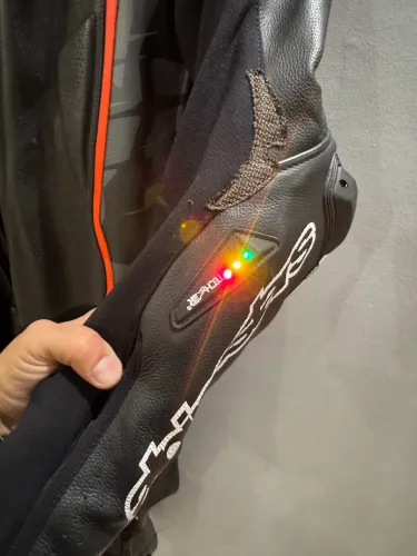 Macacão Alpinestars com Airbag Tech Air e Bota Alpinestars 