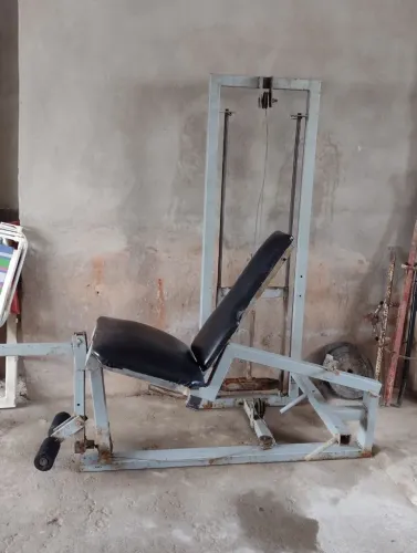 Vende-se uma mesa extensora e flexora r$ 700