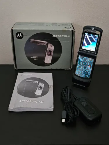 Celular antigo Motorola V3