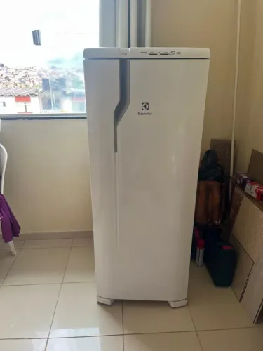 Geladeira Electrolux novinha 6 meses de uso