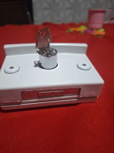 Fechadura para porta de vidro temperado
