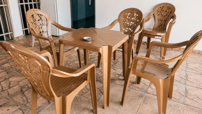 Jogo de mesas LUXO (plástico resistente)